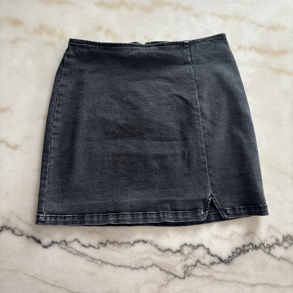 Wild Fable Black denim mini skirt with zipper detail Size: 10